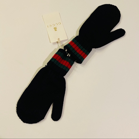AUTHENTIC Gucci Kids Black Toddler Mittens Size M - Picture 2 of 7